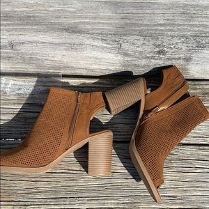BRAND NEW cute booties